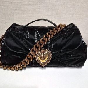 Dolce & Gabbana devotion
Quilted Puffer Shoulder Bag